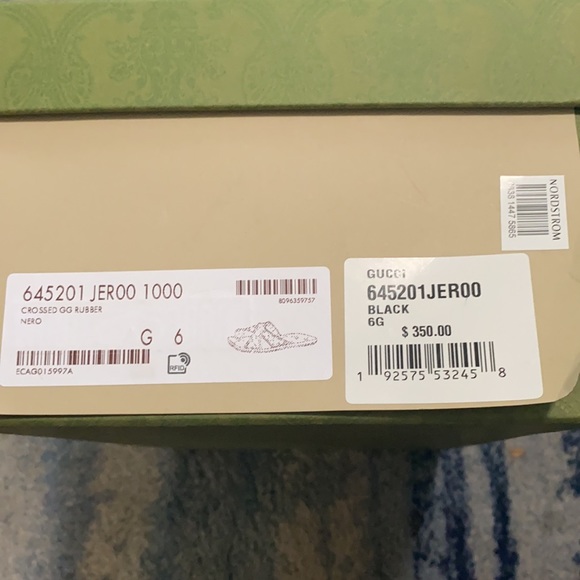 Sandals_&_Flip_Flops